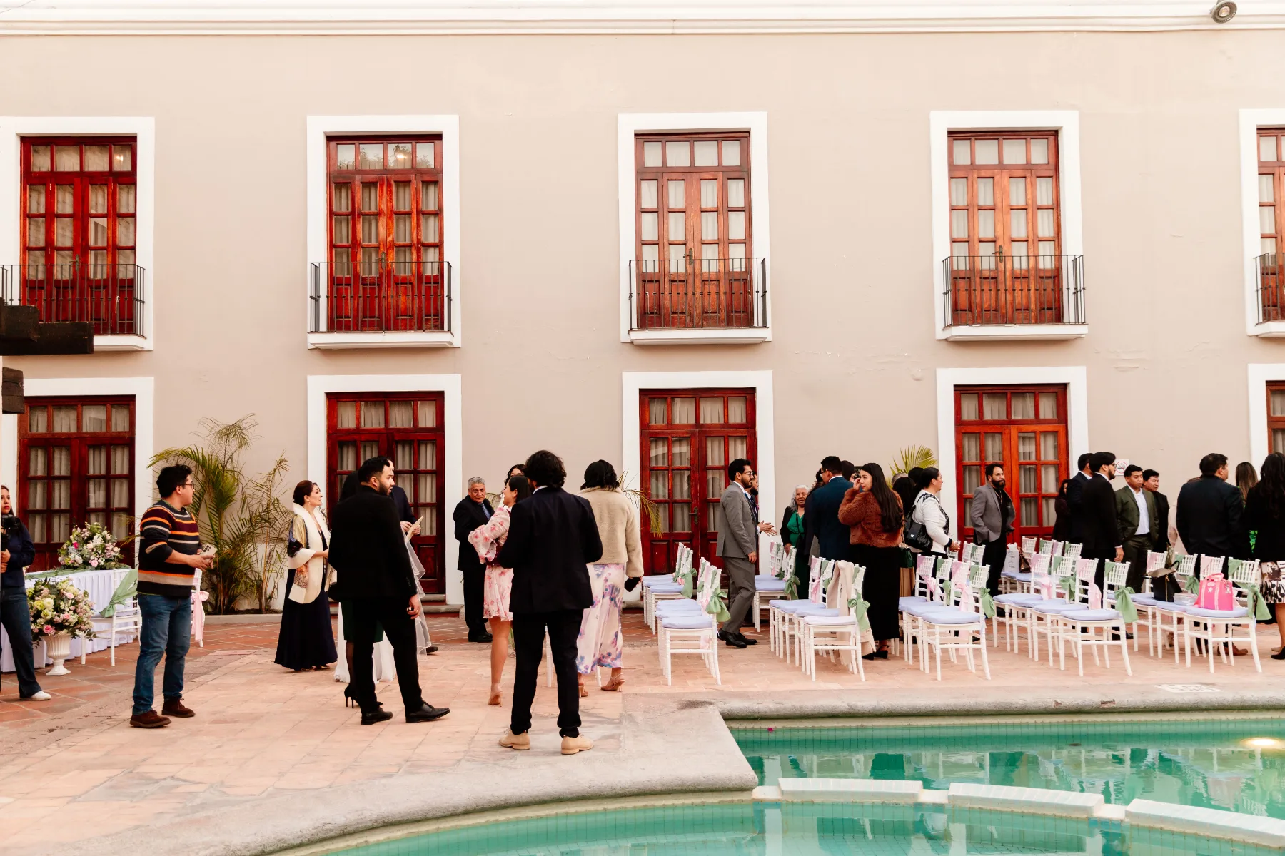 Almendra y Martín durante su boda en Basílica de Ocotlán - Hotel Posada Tlaxcala