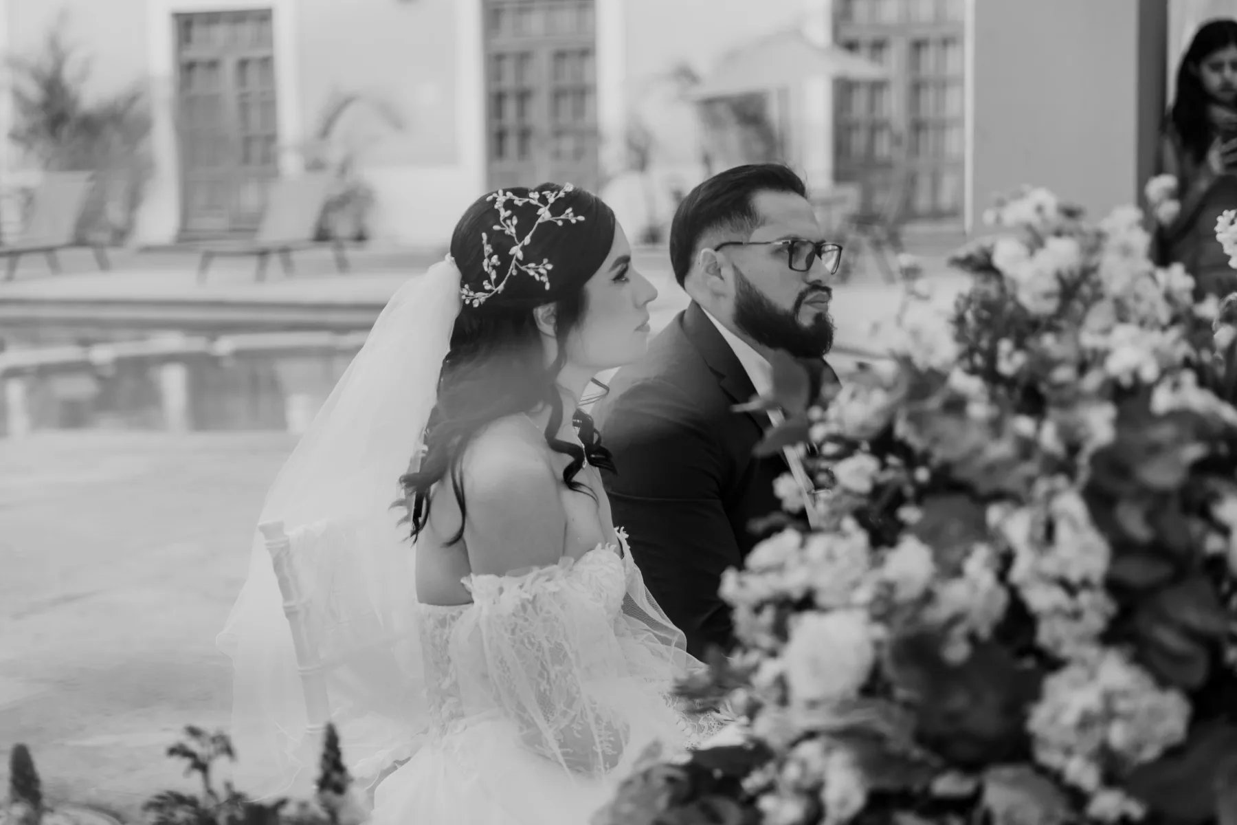 Almendra y Martín durante su boda en Basílica de Ocotlán - Hotel Posada Tlaxcala