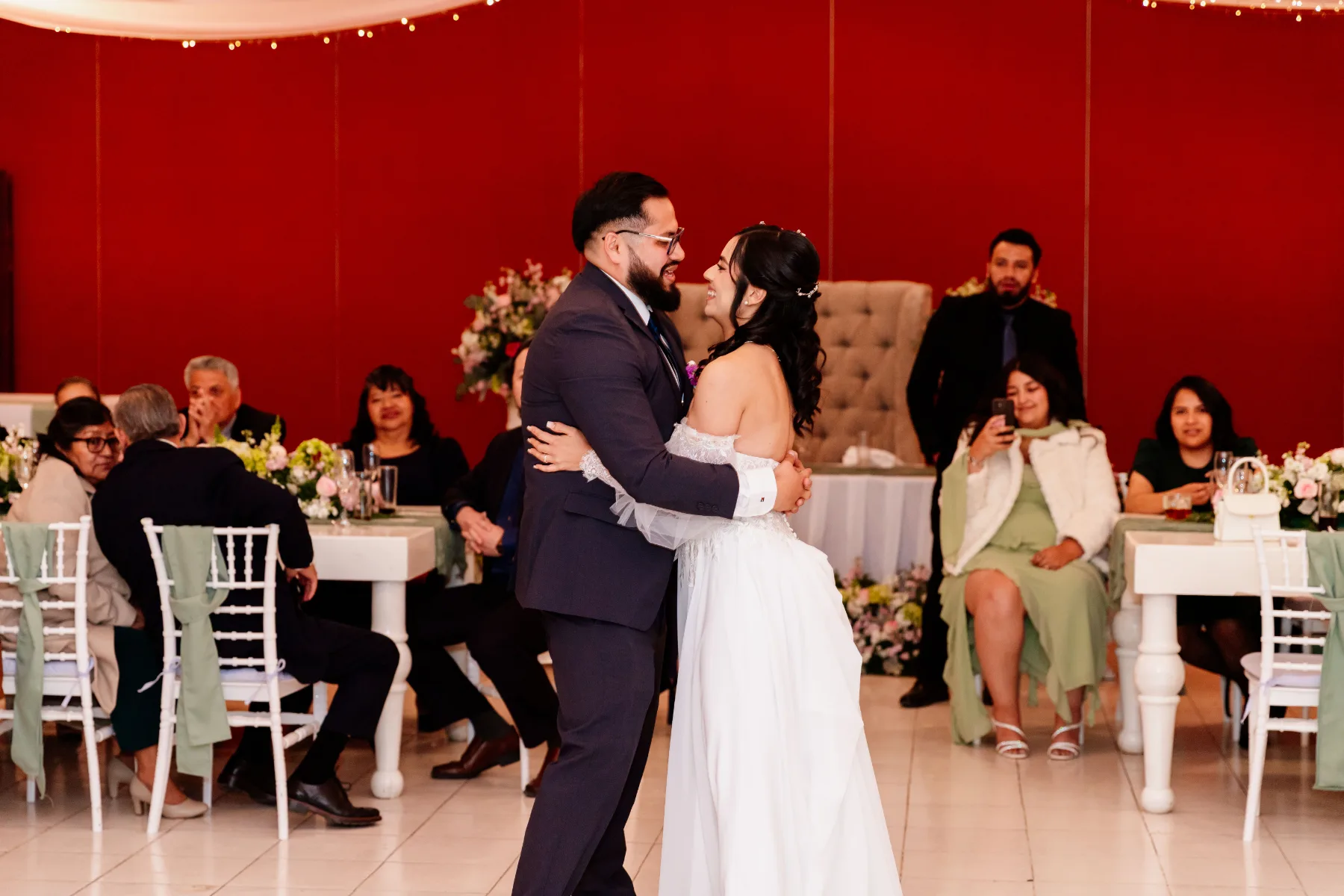 Almendra y Martín durante su boda en Basílica de Ocotlán - Hotel Posada Tlaxcala