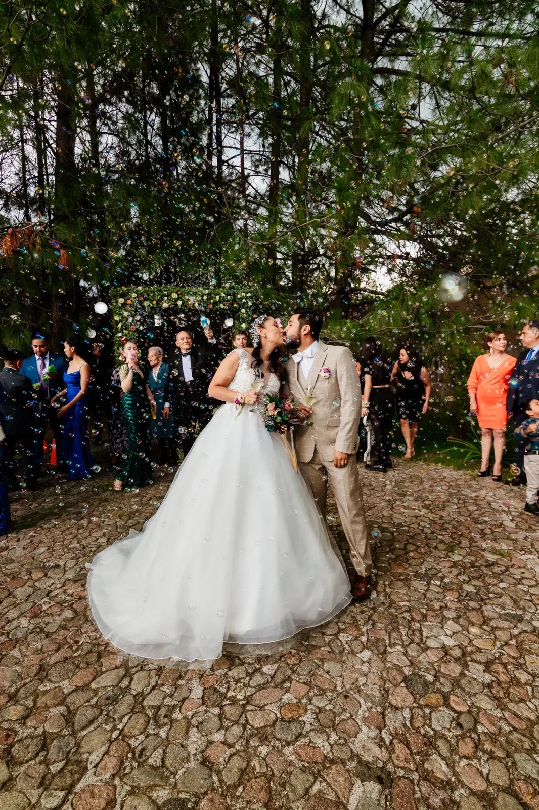 Arianna y Javier después de la ceremonia