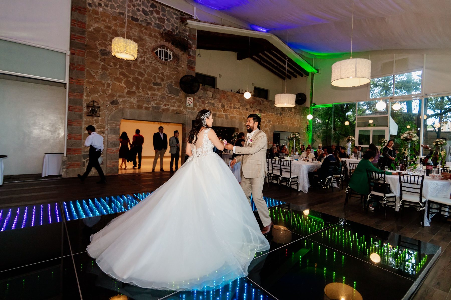 Boda de Arianna & Javier en Recepciones Casa 57 · Tlaxcala