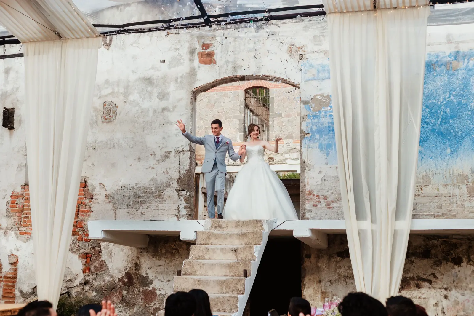 Entrada de Cecilia y Josué a la recepción