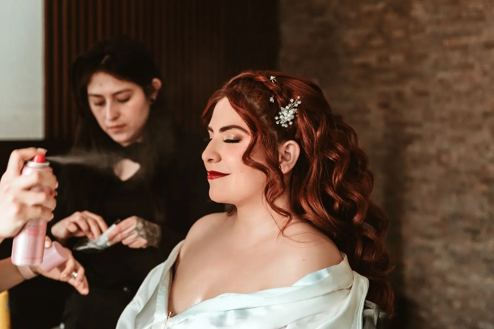 Peinado de Diana durante su preparación