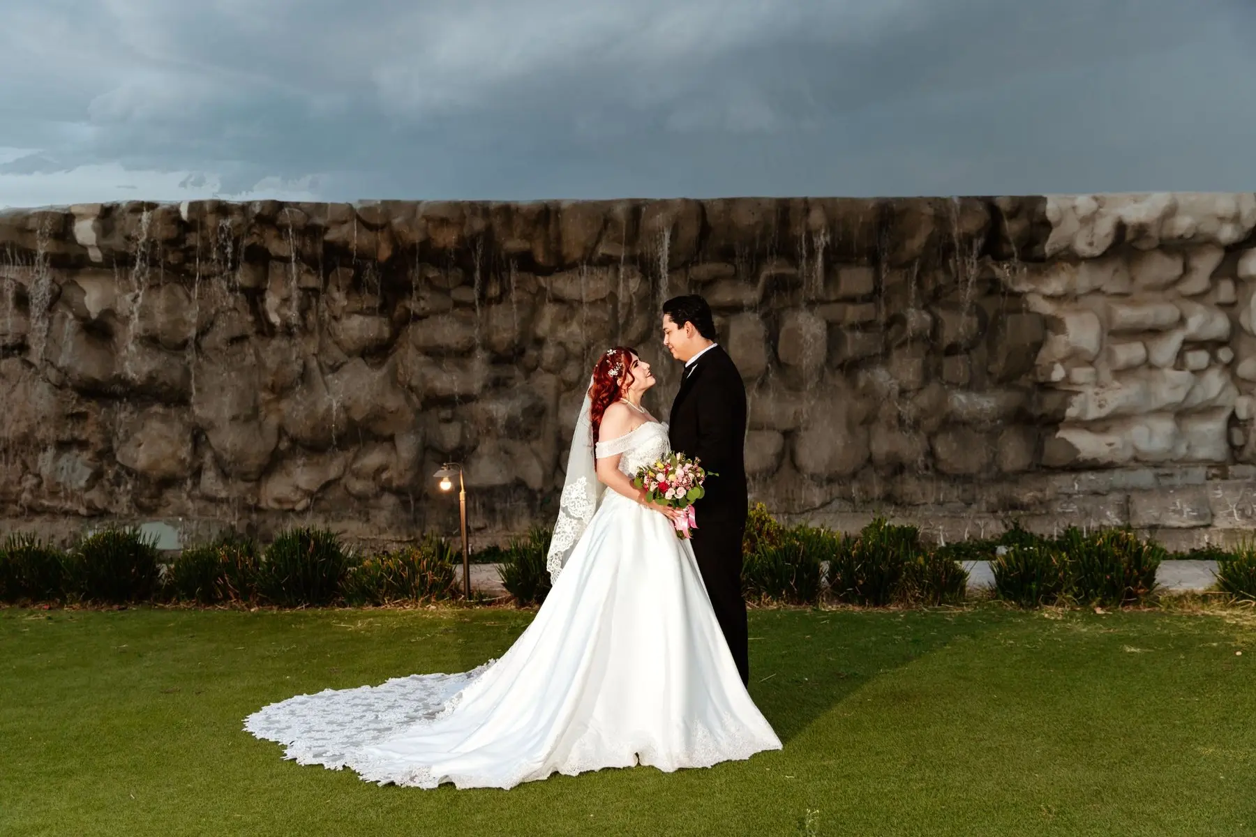 Diana y Julio durante su boda en Puebla