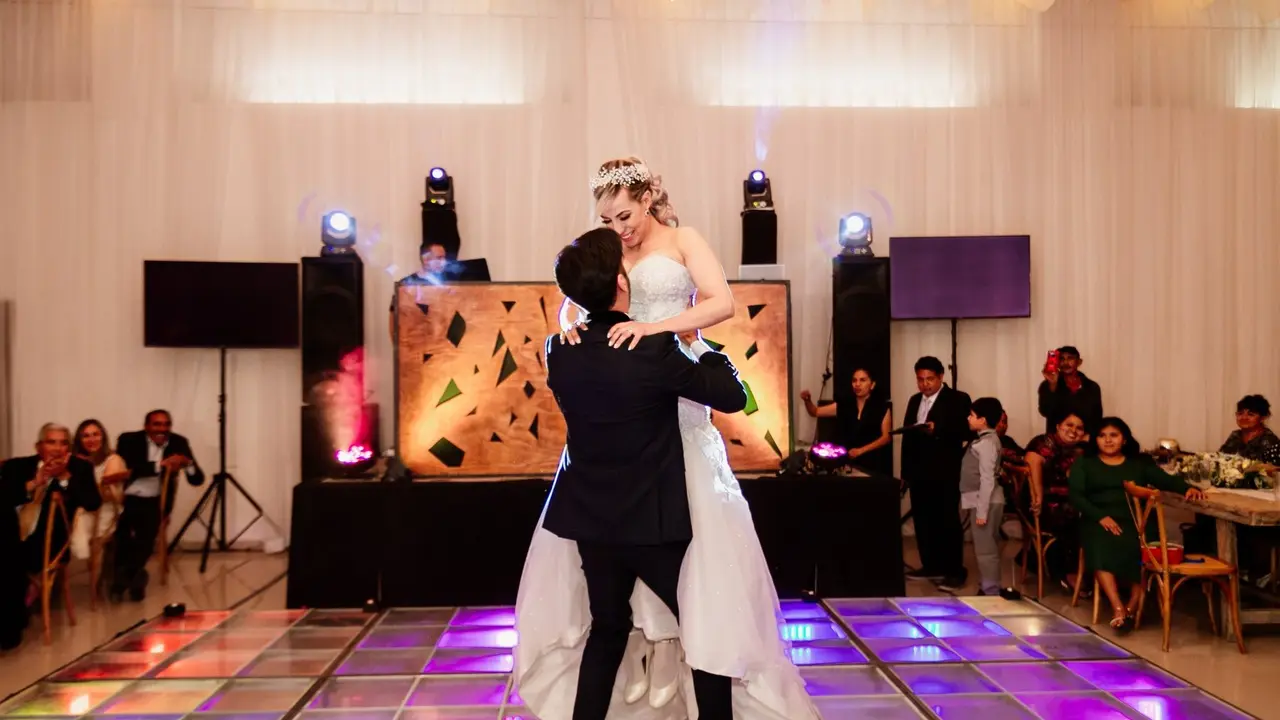 Portada del video de boda de Gina y Josué