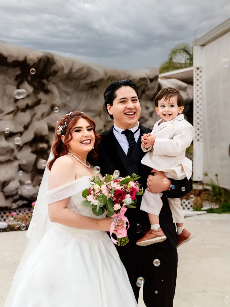 Diana y Julio durante su boda en Salón Puertagua, Cholula