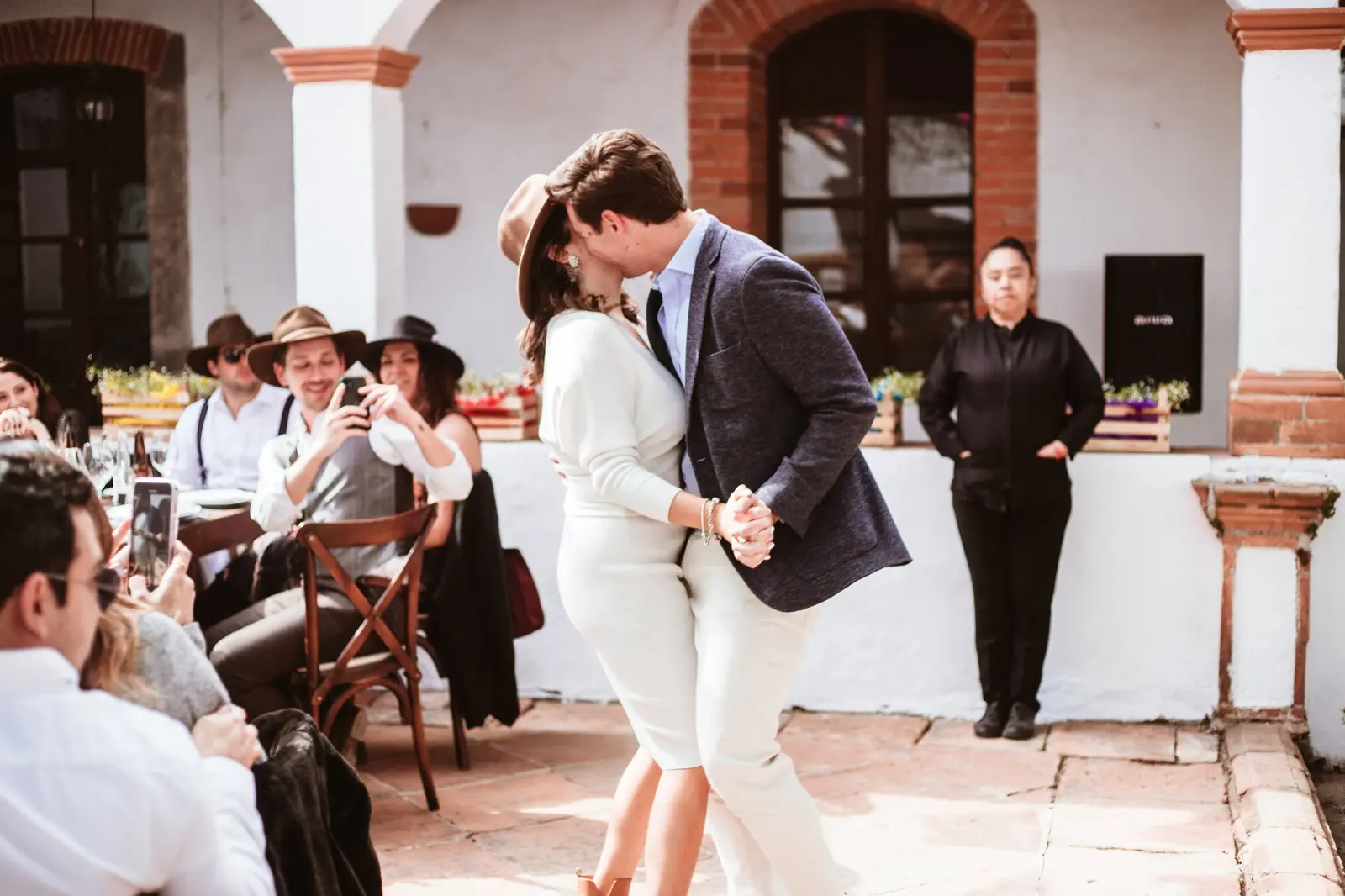 Macarena y Javier durante su primer baile