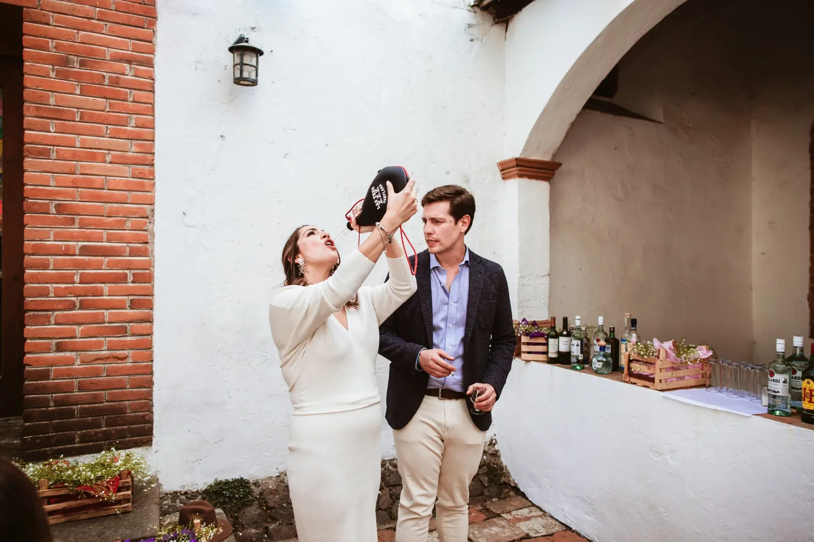 Momento divertido de Macarena y Javier en la recepción